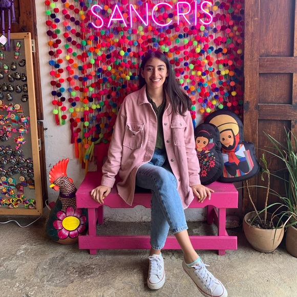 Meet your Posher, Ana - Picture 1 of 1